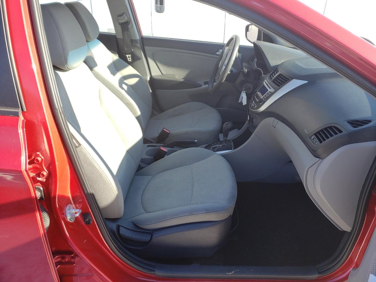 Photo 5 from auction – 2014 HYUNDAI ACCENT GLS with VIN KMHCT4AE2EU633035