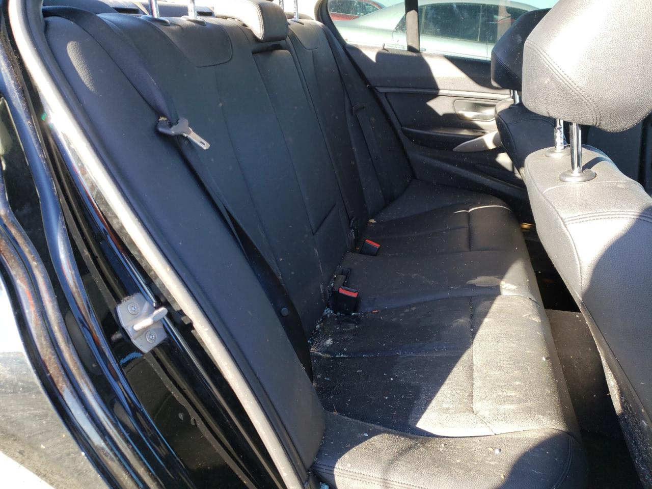 Photo 6 from auction – 2014 BMW 320 I XDRI with VIN WBA3C3C55EP661077