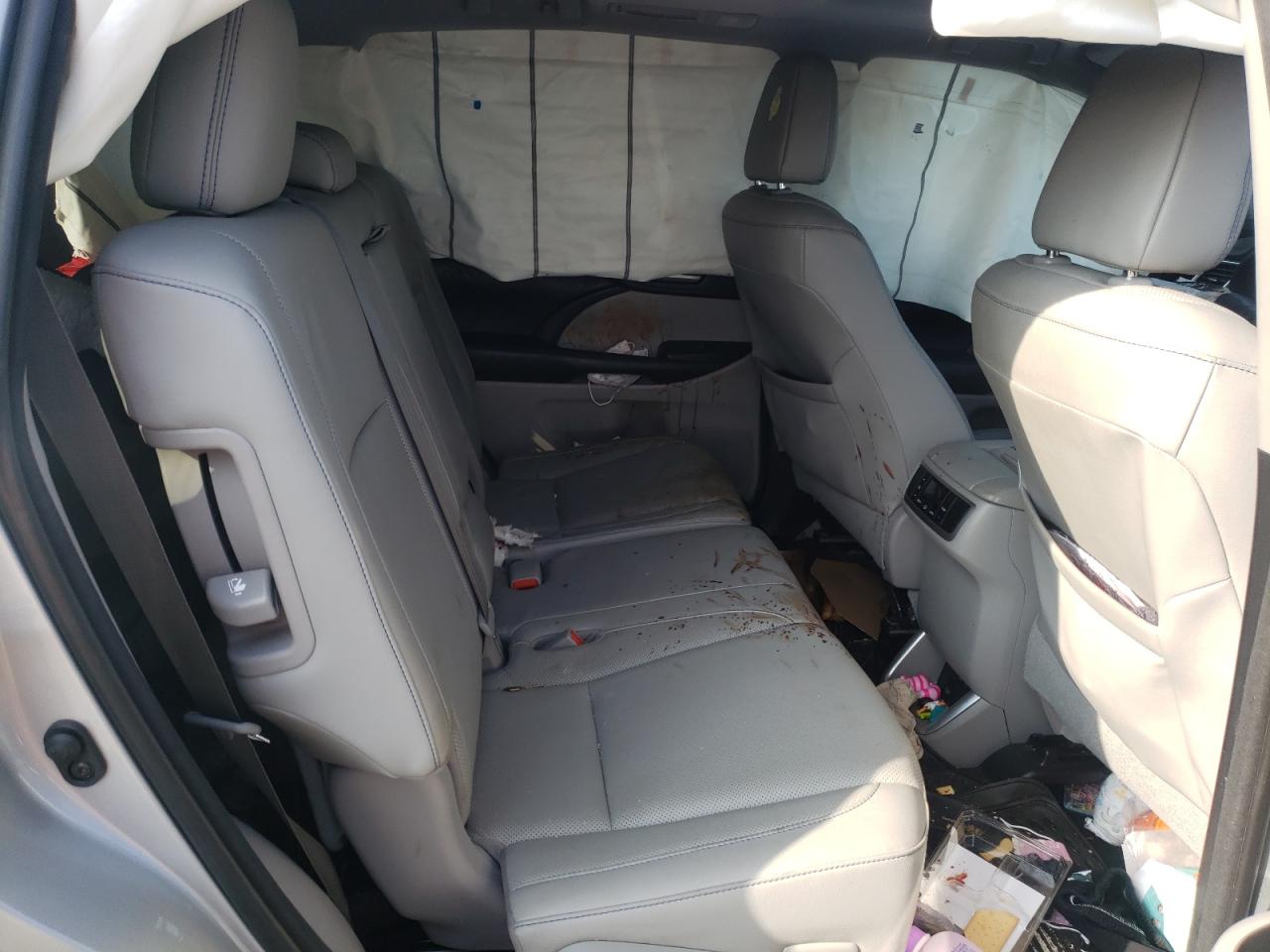 Photo 6 from auction – 2018 TOYOTA HIGHLANDER with VIN 5TDYZRFHXJS244618