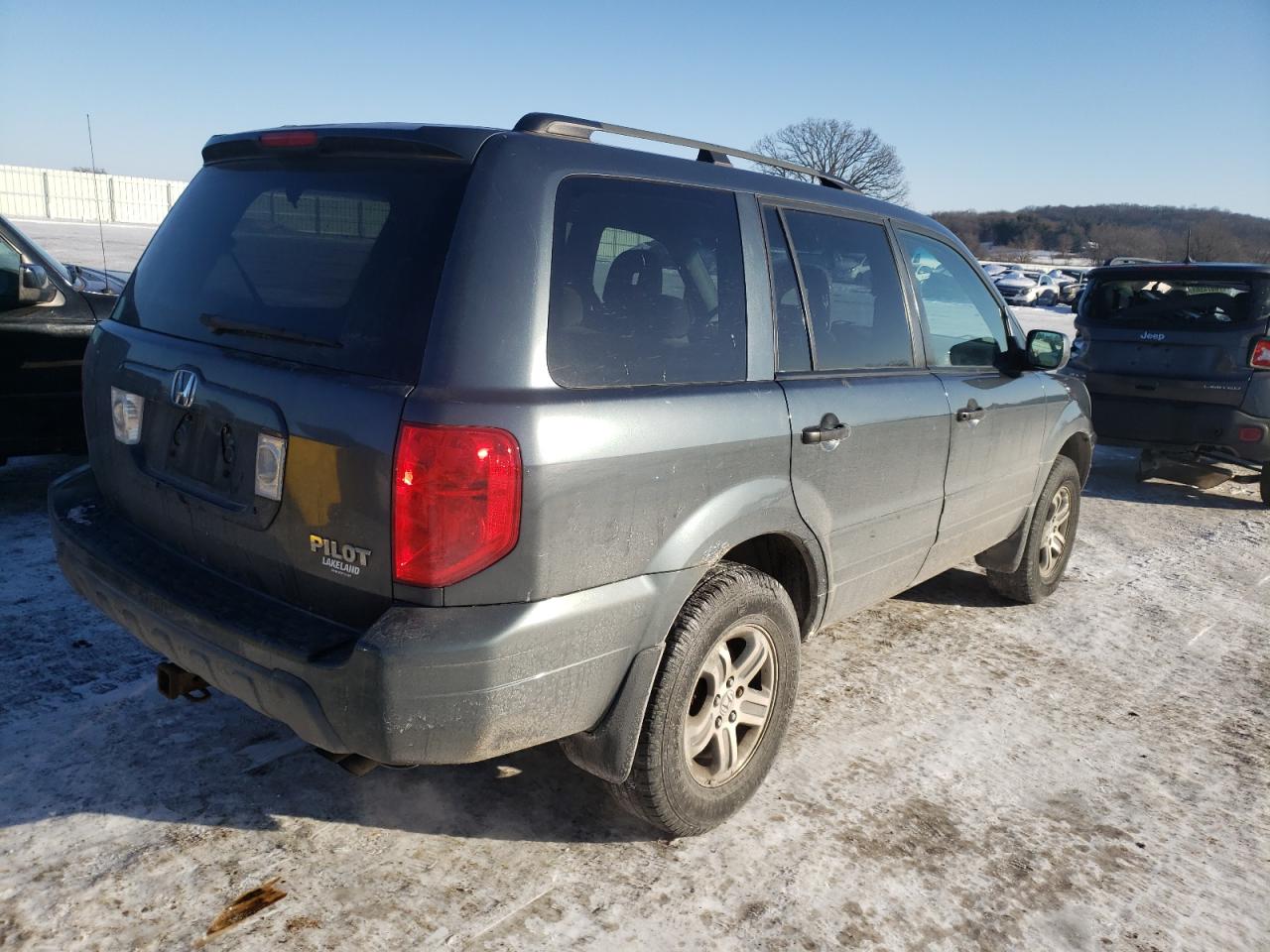 Photo 4 from auction – 2005 HONDA PILOT EX with VIN 5FNYF18475B006983