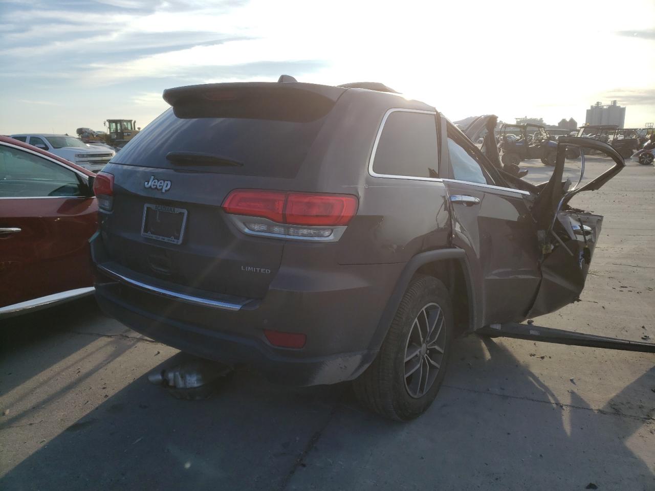 Photo 4 from auction – 2018 JEEP GRAND CHER with VIN 1C4RJEBG4JC109394