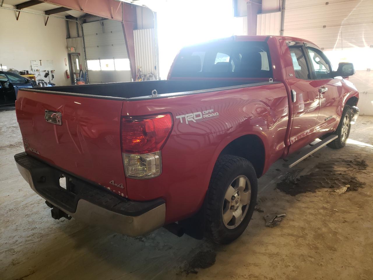 Photo 4 from auction – 2013 TOYOTA TUNDRA DOU with VIN 5TFUM5F15DX044284
