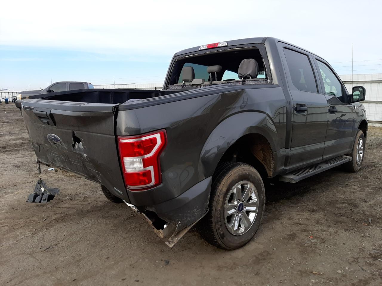 Photo 4 from auction – 2018 FORD F150 SUPER with VIN 1FTEW1CG3JKD72747