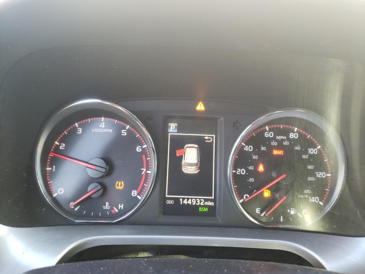 Photo 8 from auction – 2016 TOYOTA RAV4 SE with VIN JTMNFREV5GD089919