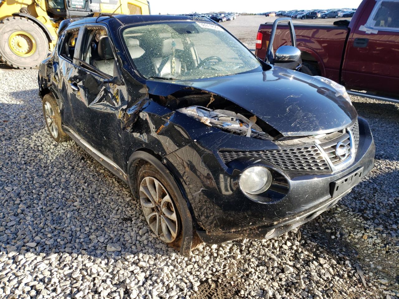 NISSAN JUKE S 2011 with VIN JN8AF5MV8BT019472 - Photo from auction