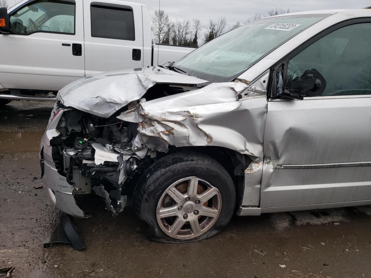 Photo 9 from auction – 2010 CHRYSLER TOWN & COU with VIN 2A4RR5D18AR397813