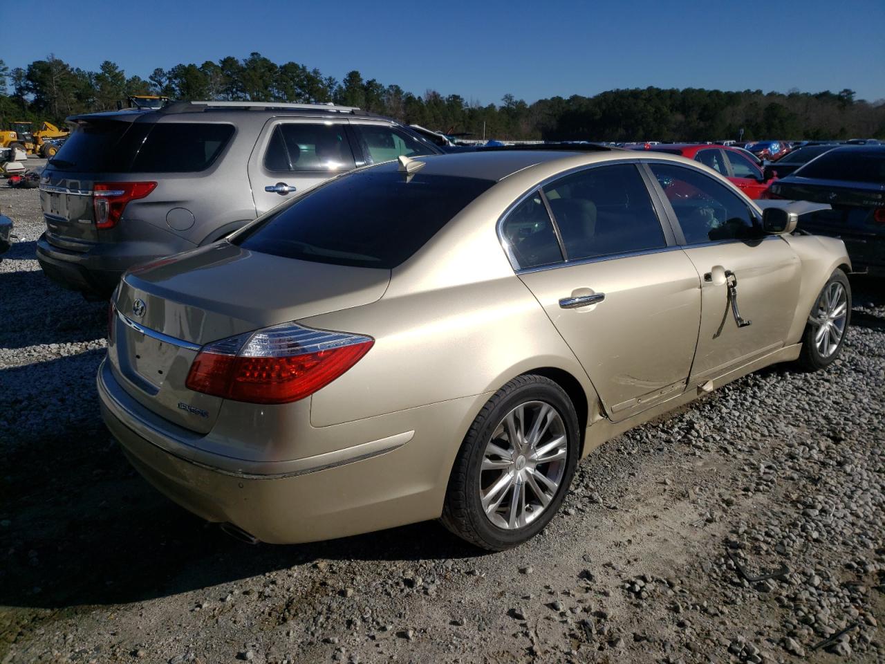 Photo 4 from auction – 2011 HYUNDAI GENESIS 3. with VIN KMHGC4DEXBU122388