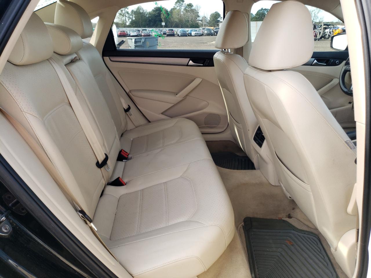 Photo 6 from auction – 2014 VOLKSWAGEN PASSAT SE with VIN 1VWBS7A33EC111908
