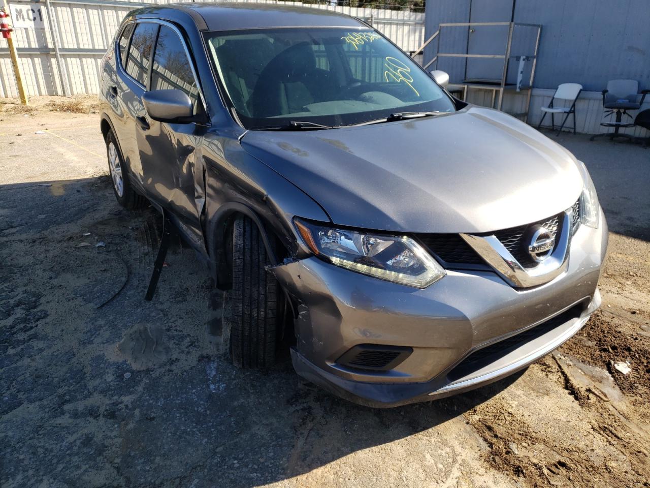NISSAN ROGUE S 2016 مع رقم تعريف المركبة KNMAT2MT3GP725718 - صورة من المزاد