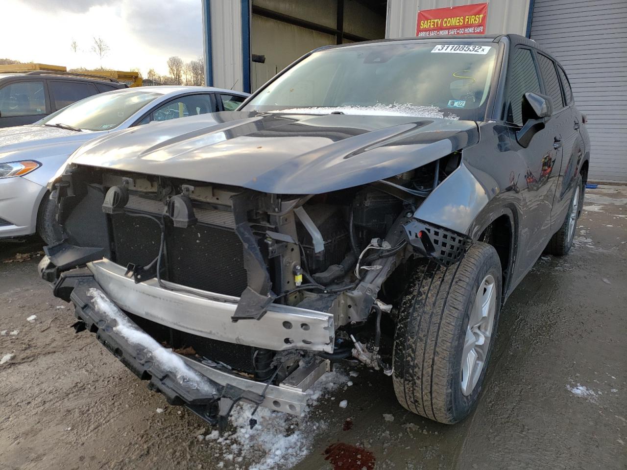 Photo 2 from auction – 2020 TOYOTA HIGHLANDER with VIN 5TDBZRBH0LS010177