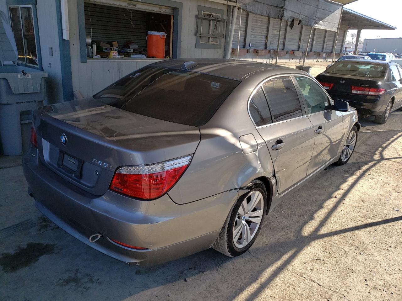 Photo 4 from auction – 2009 BMW 528 I with VIN WBANU53509C117732