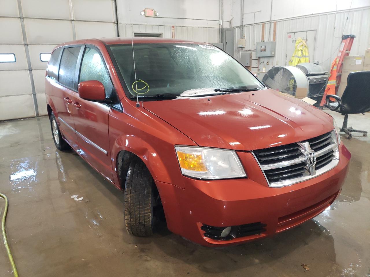 DODGE GRAND CARA 2008 with VIN 2D8HN54P68R712685 - Photo from auction