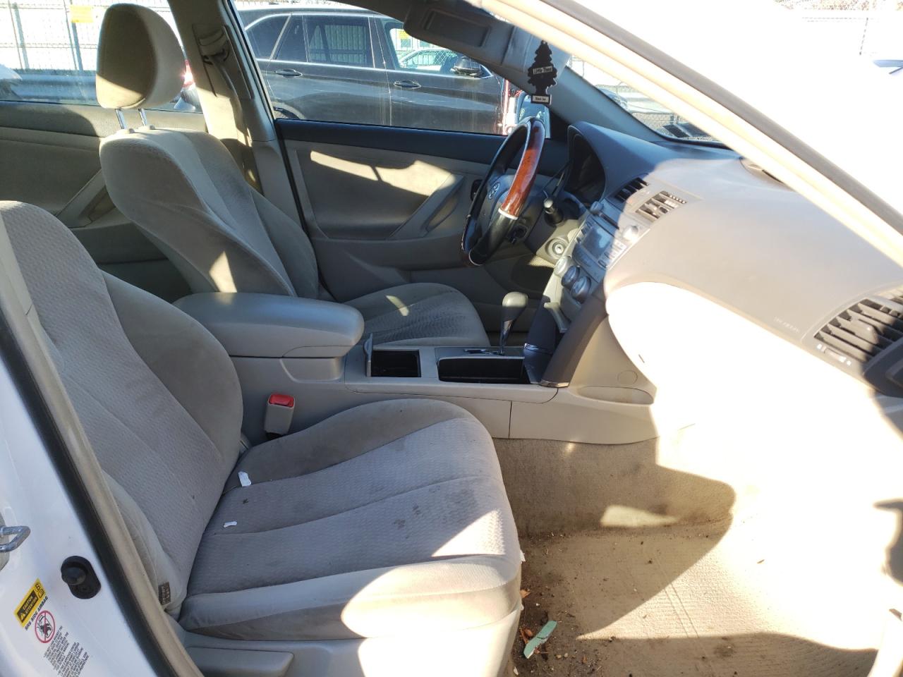 Фото 5 с аукциона – 2011 TOYOTA CAMRY BASE с VIN 4T1BF3EK5BU686272