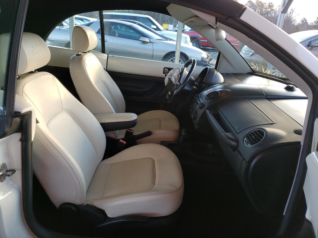 Photo 5 from auction – 2007 VOLKSWAGEN NEW BEETLE with VIN 3VWFF31Y47M418919
