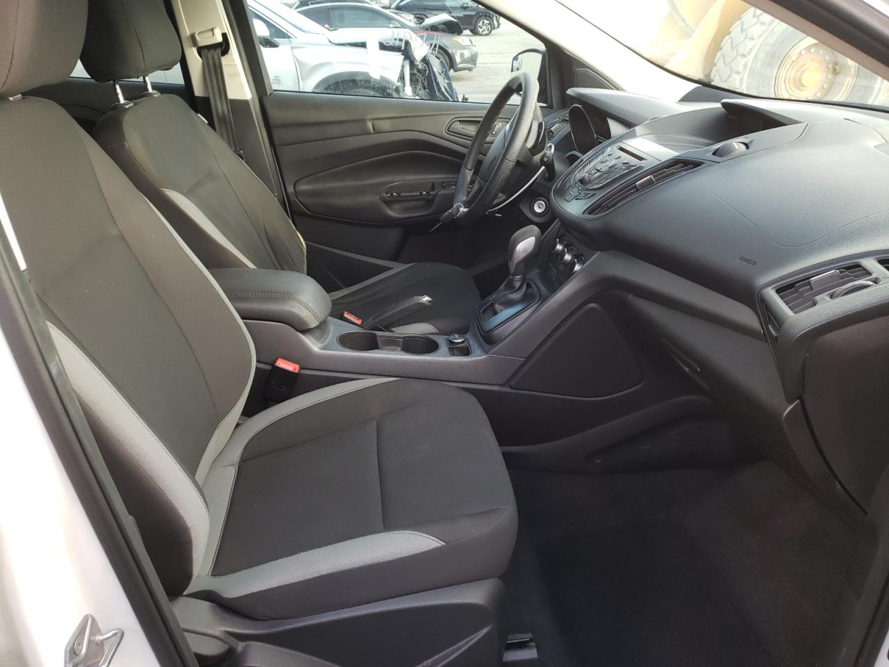 Photo 5 from auction – 2014 FORD ESCAPE S with VIN 1FMCU0F77EUB92857