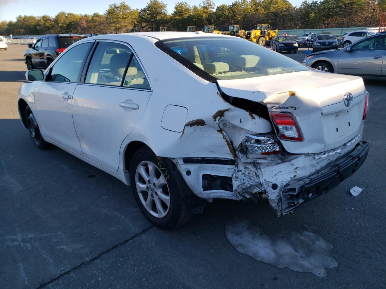 Photo 3 from auction – 2011 TOYOTA CAMRY BASE with VIN 4T1BF3EK5BU686272