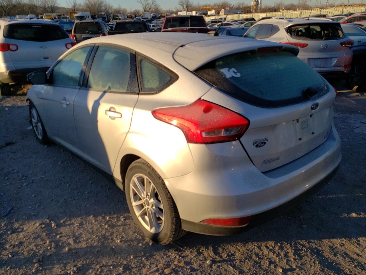 Photo 3 from auction – 2015 FORD FOCUS SE with VIN 1FADP3K28FL357341