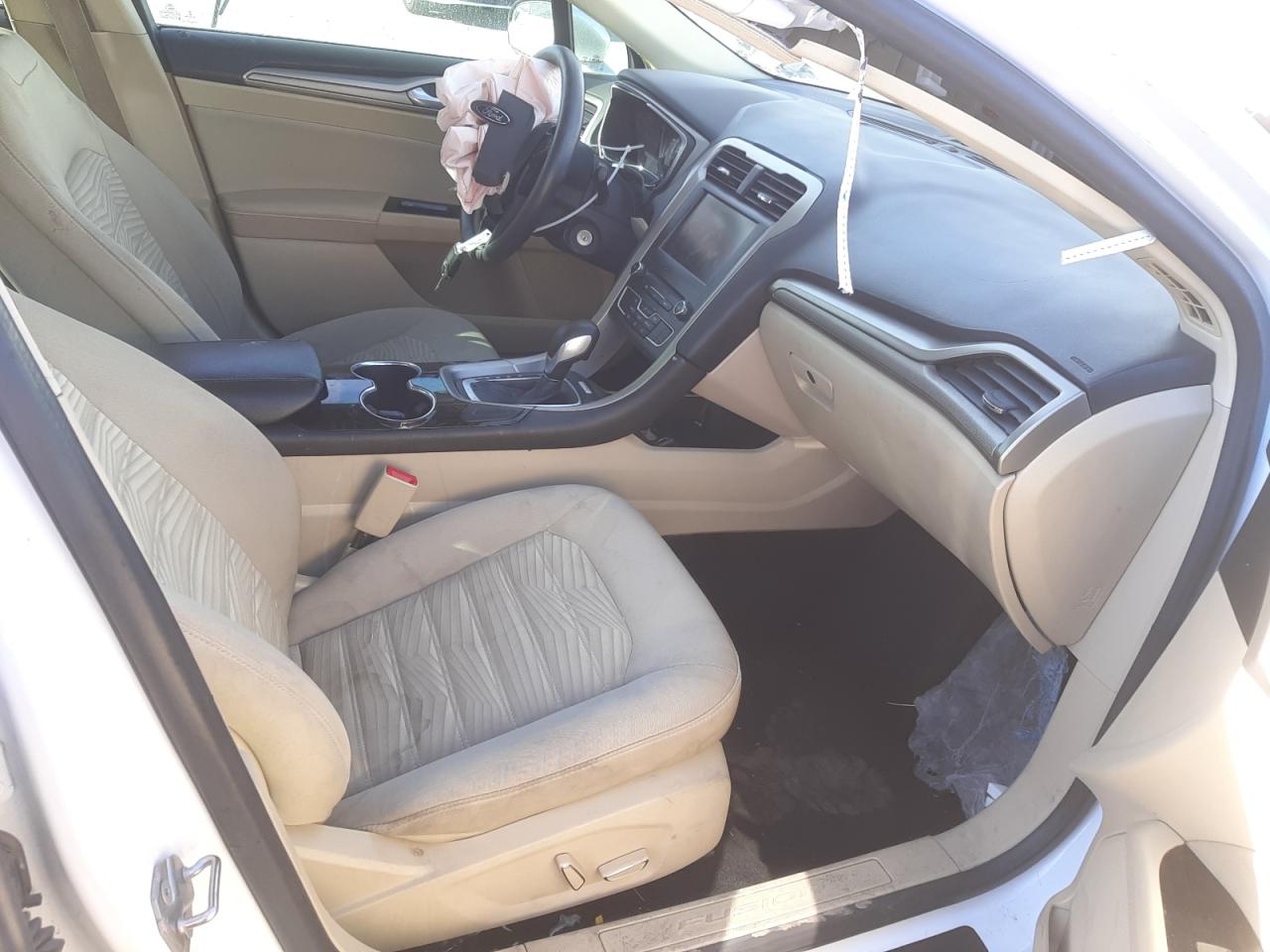 Photo 5 from auction – 2016 FORD FUSION SE with VIN 3FA6P0HD6GR195163