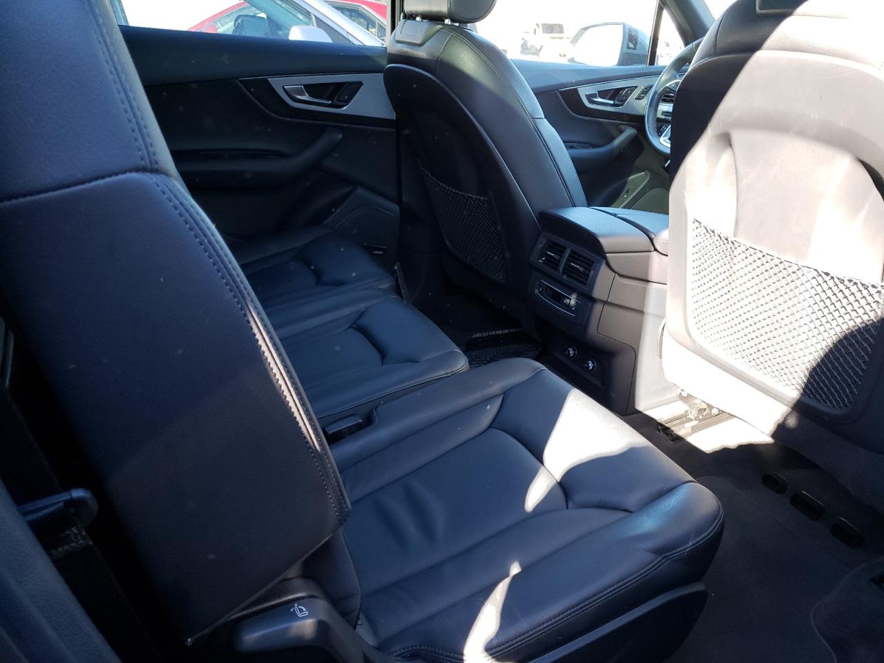 Photo 6 from auction – 2018 AUDI Q7 PREMIUM with VIN WA1LHAF73JD023874