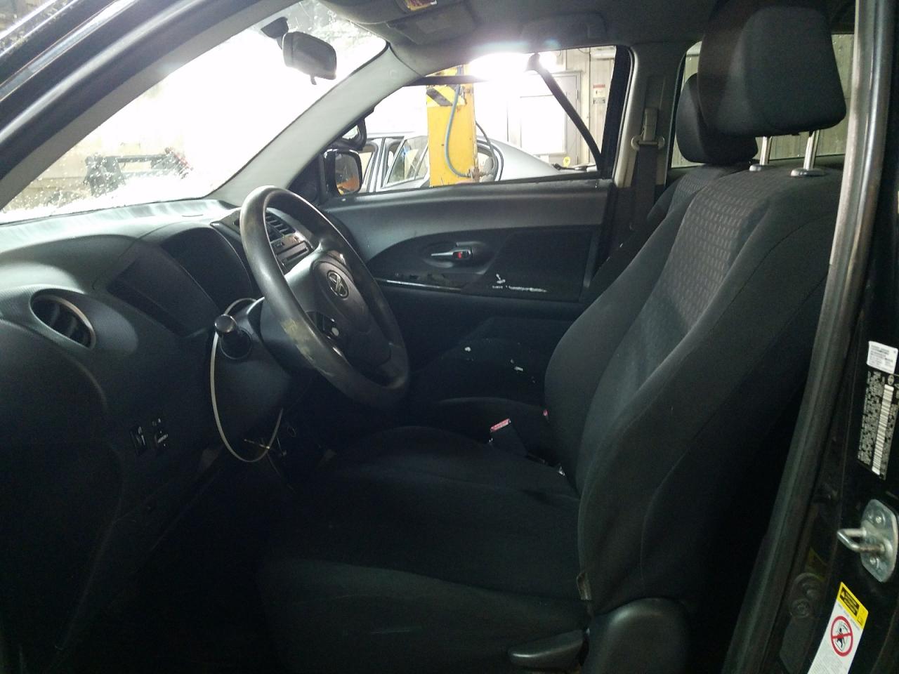 Photo 5 from auction – 2008 TOYOTA SCION XD with VIN JTKKU10428J010436
