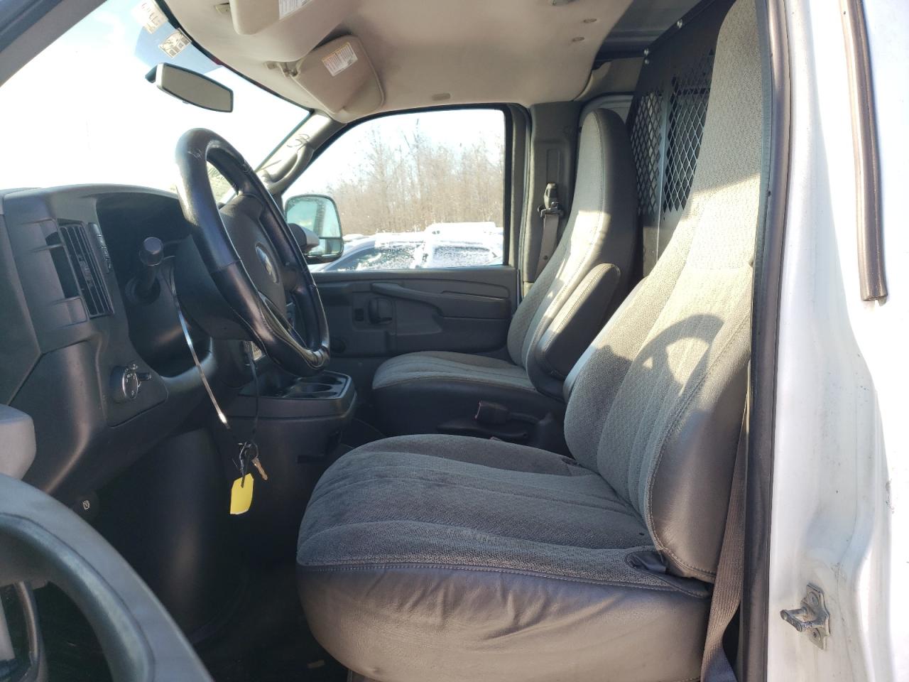 Photo 5 from auction – 2010 CHEVROLET EXPRESS G1 with VIN 1GCUGADX8A1124233