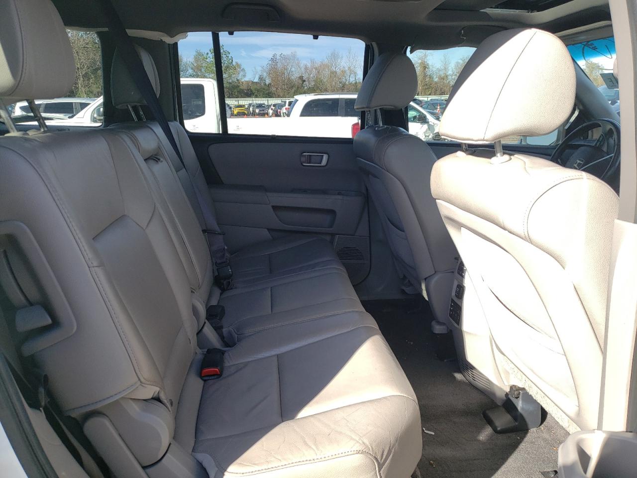 Фото 6 с аукциона – 2012 HONDA PILOT TOUR с VIN 5FNYF4H95CB025302