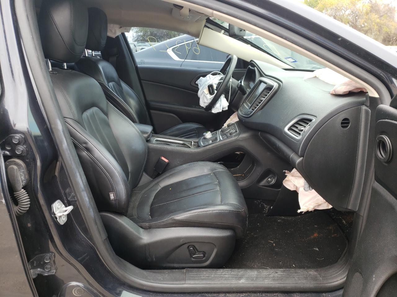 Photo 5 from auction – 2016 CHRYSLER 200 LIMITE with VIN 1C3CCCAB5GN182852