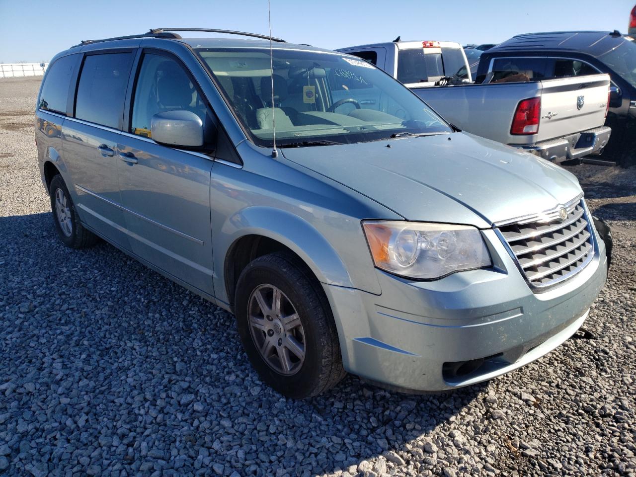 CHRYSLER TOWN & COU 2010 with VIN 2A4RR5D11AR393912 - Photo from auction