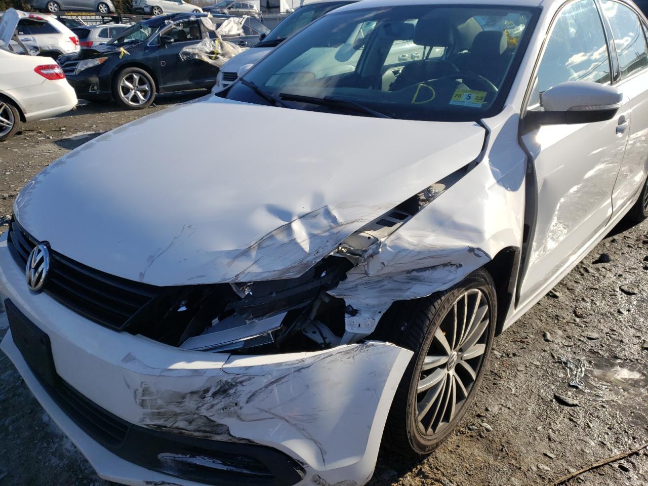 Photo 9 from auction – 2011 VOLKSWAGEN JETTA with VIN 3VWDZ7AJ0BM374225