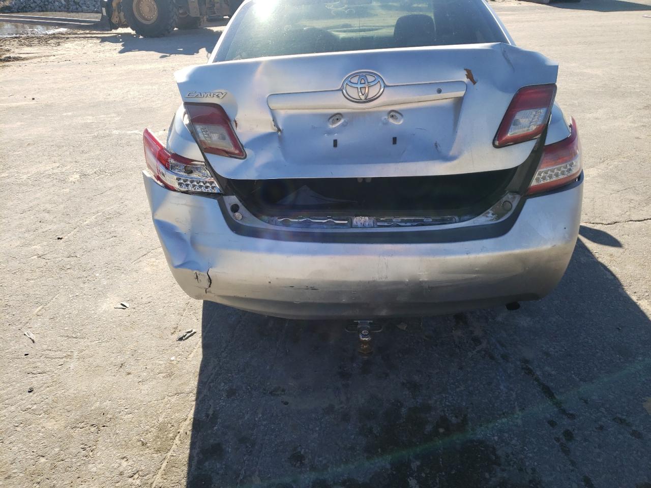 Photo 9 from auction – 2010 TOYOTA CAMRY BASE with VIN 4T1BF3EK2AU042582