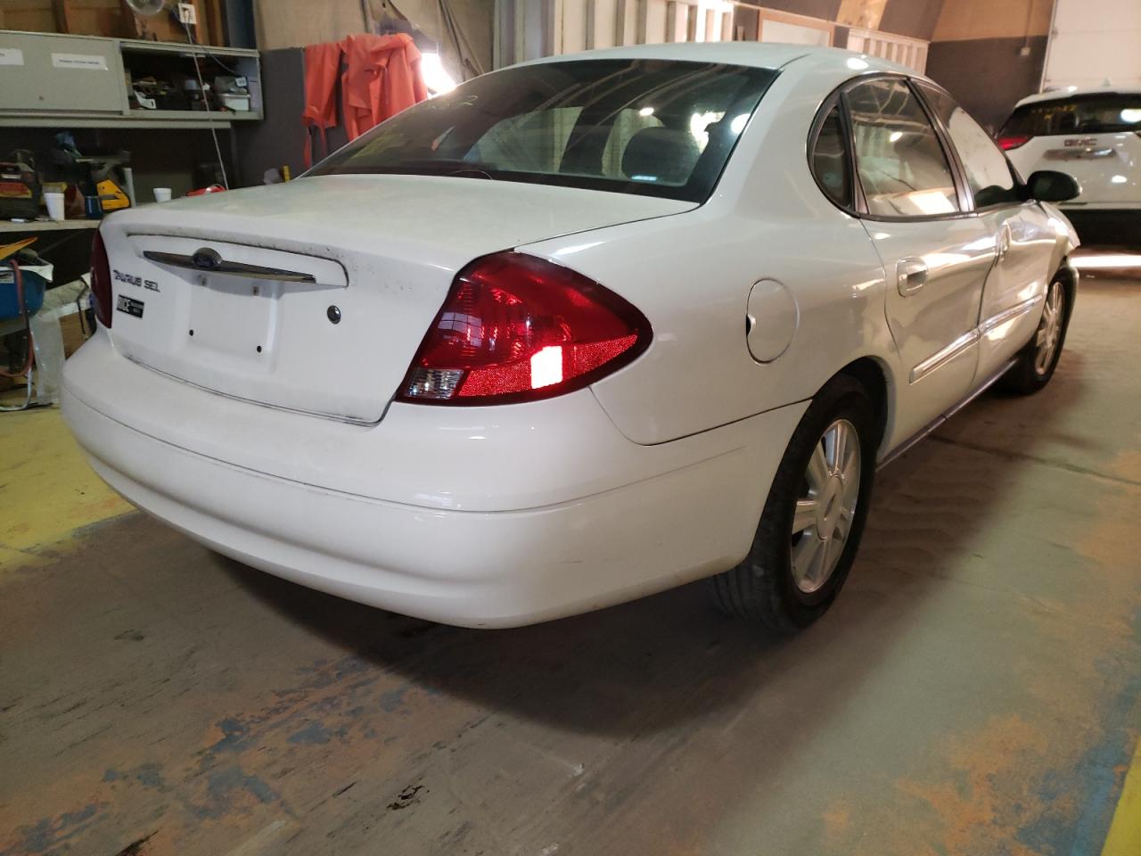 Photo 4 from auction – 2003 FORD TAURUS SEL with VIN 1FAHP56S23G240267