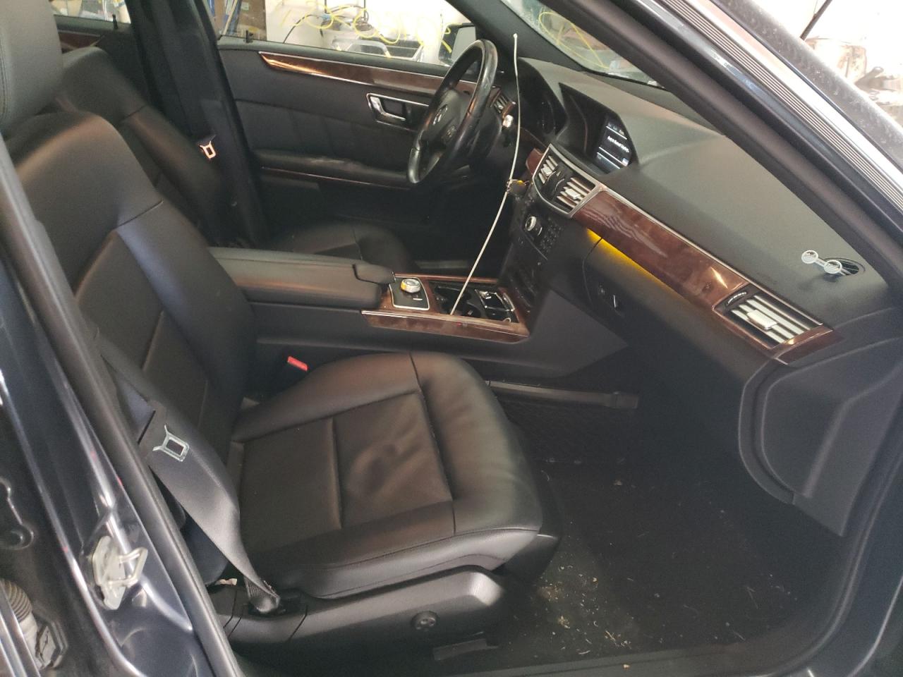 Photo 5 from auction – 2011 MERCEDES-BENZ E 350 4MAT with VIN WDDHF8HB1BA429270