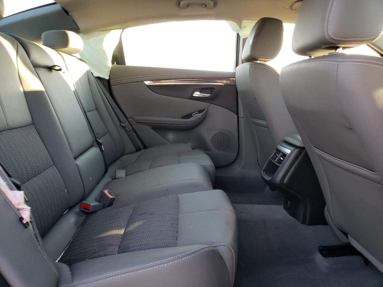 Photo 6 from auction – 2018 CHEVROLET IMPALA LT with VIN 2G1105SA1J9163912