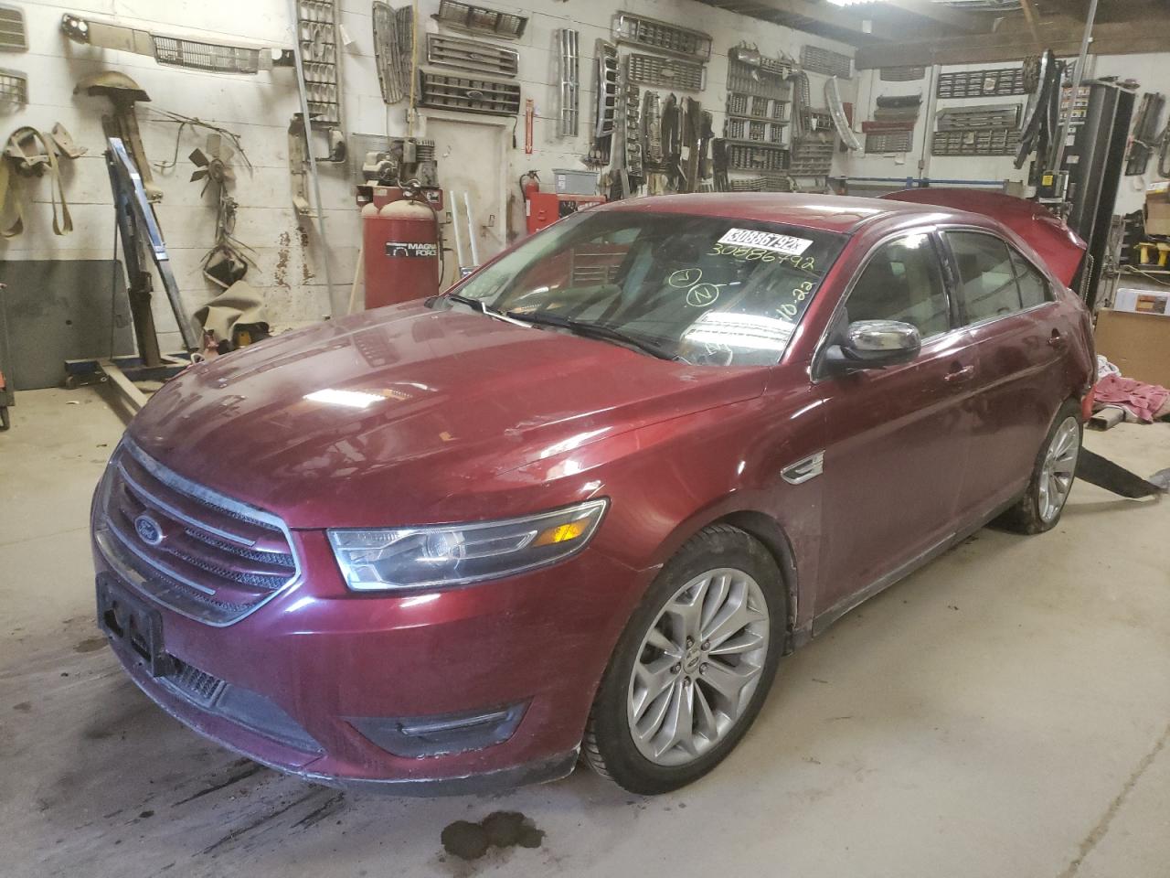 Photo 2 from auction – 2014 FORD TAURUS LIM with VIN 1FAHP2F86EG165255