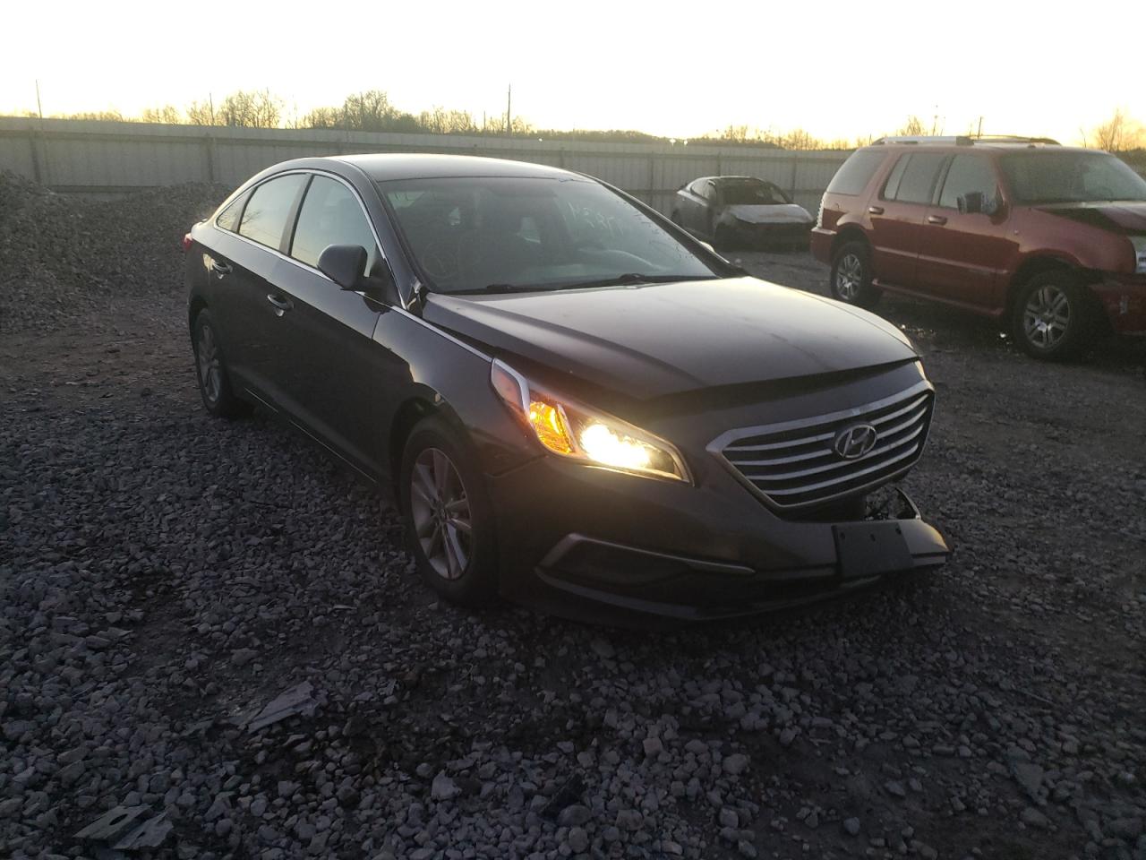 Photo 1 from auction – 2016 HYUNDAI SONATA SE with VIN 5NPE24AF5GH334886
