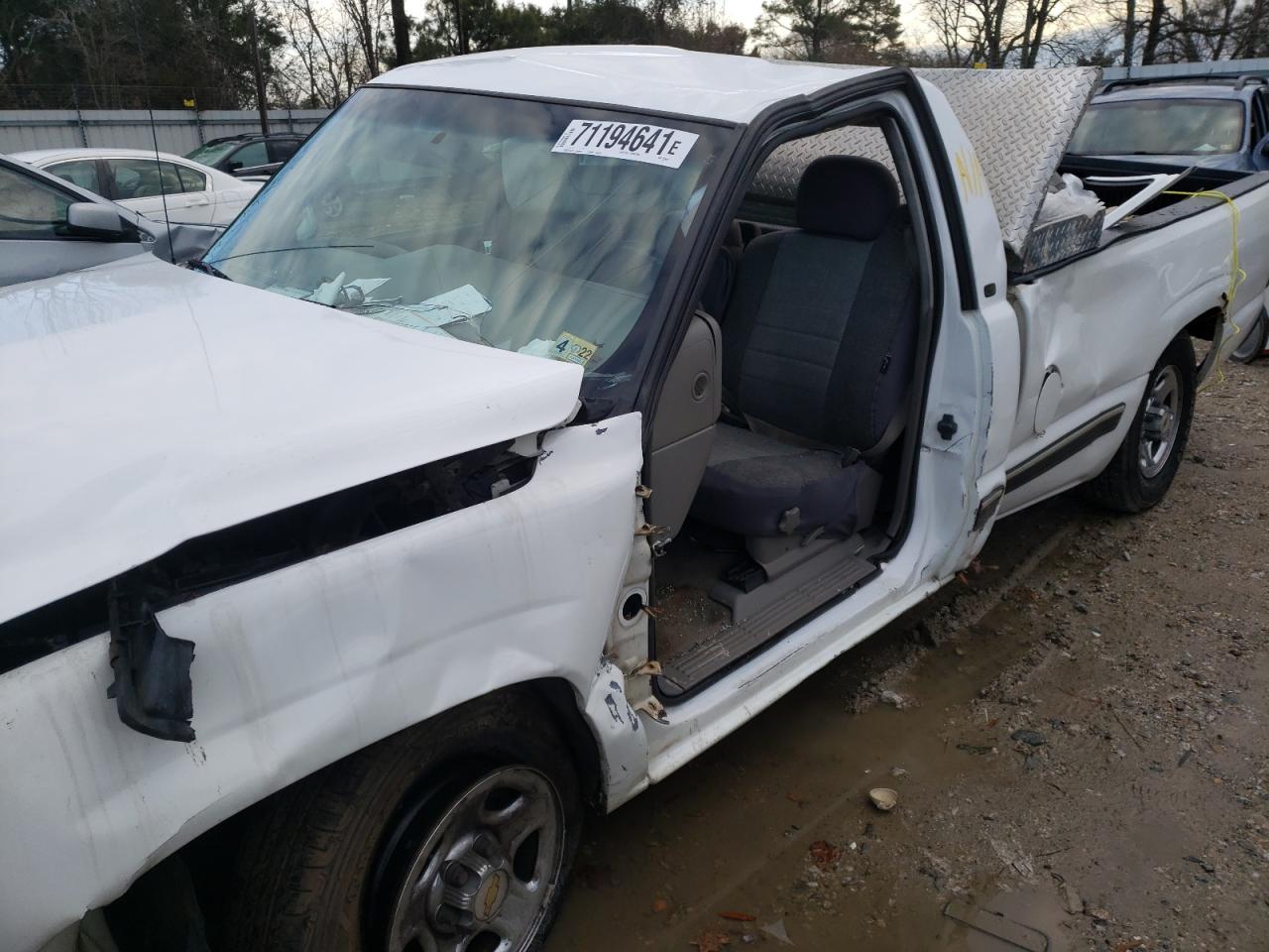 Photo 10 from auction – 2000 CHEVROLET SILVERADO with VIN 1GCEC14TXYE135041