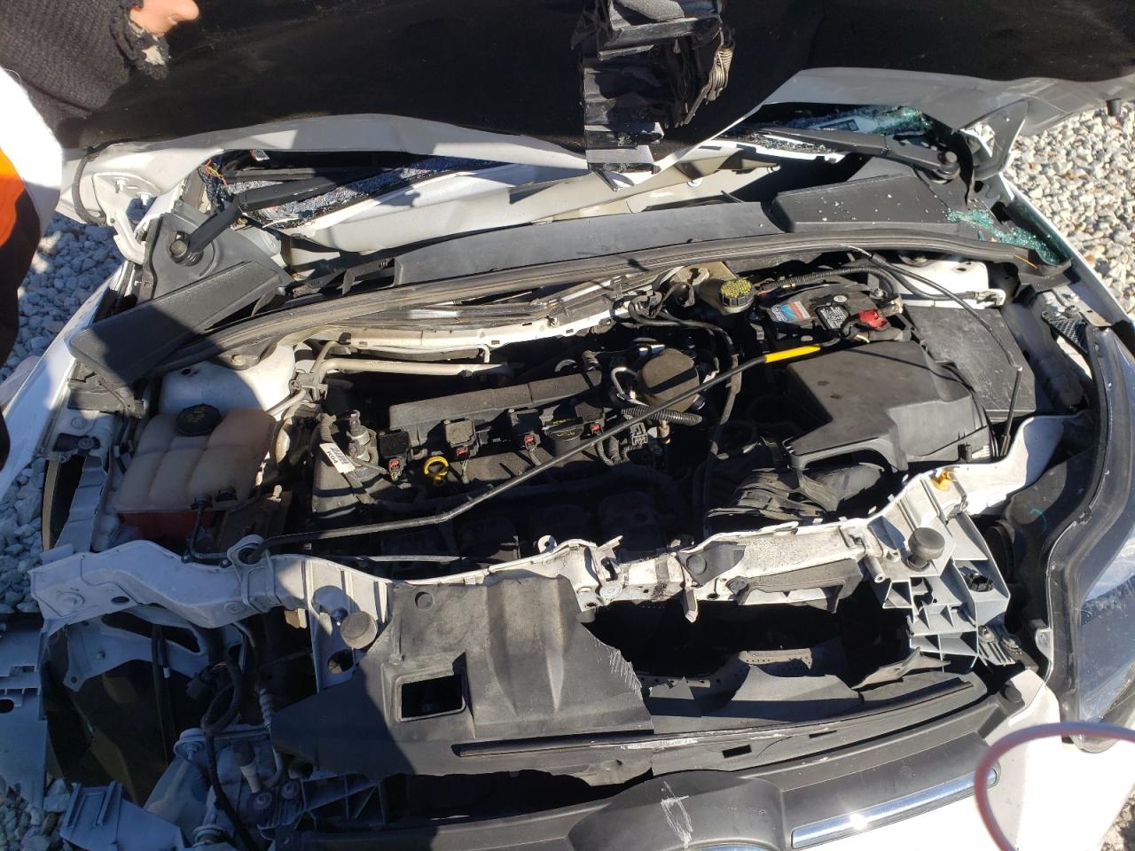Photo 7 from auction – 2014 FORD FOCUS SE with VIN 1FADP3K22EL383139