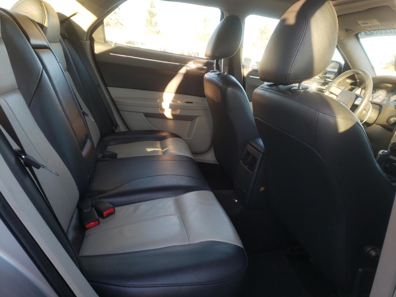 Photo 6 from auction – 2006 CHRYSLER 300 TOURIN with VIN 2C3LA53G36H340445