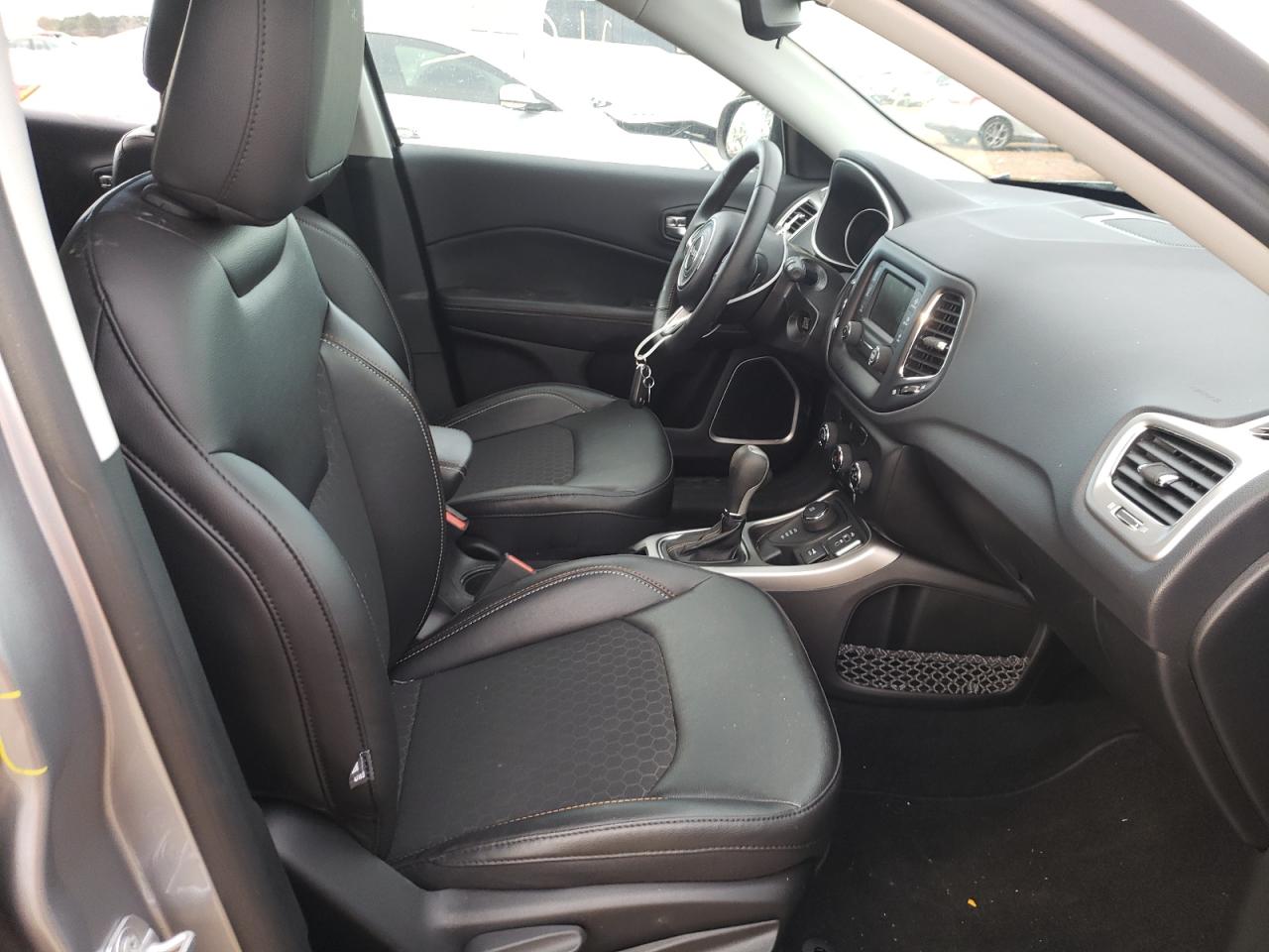 Photo 5 from auction – 2018 JEEP COMPASS LA with VIN 3C4NJDBB0JT483793