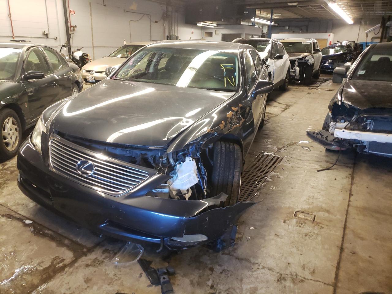 Photo 2 from auction – 2008 LEXUS LS 460L with VIN JTHGL46F285026329