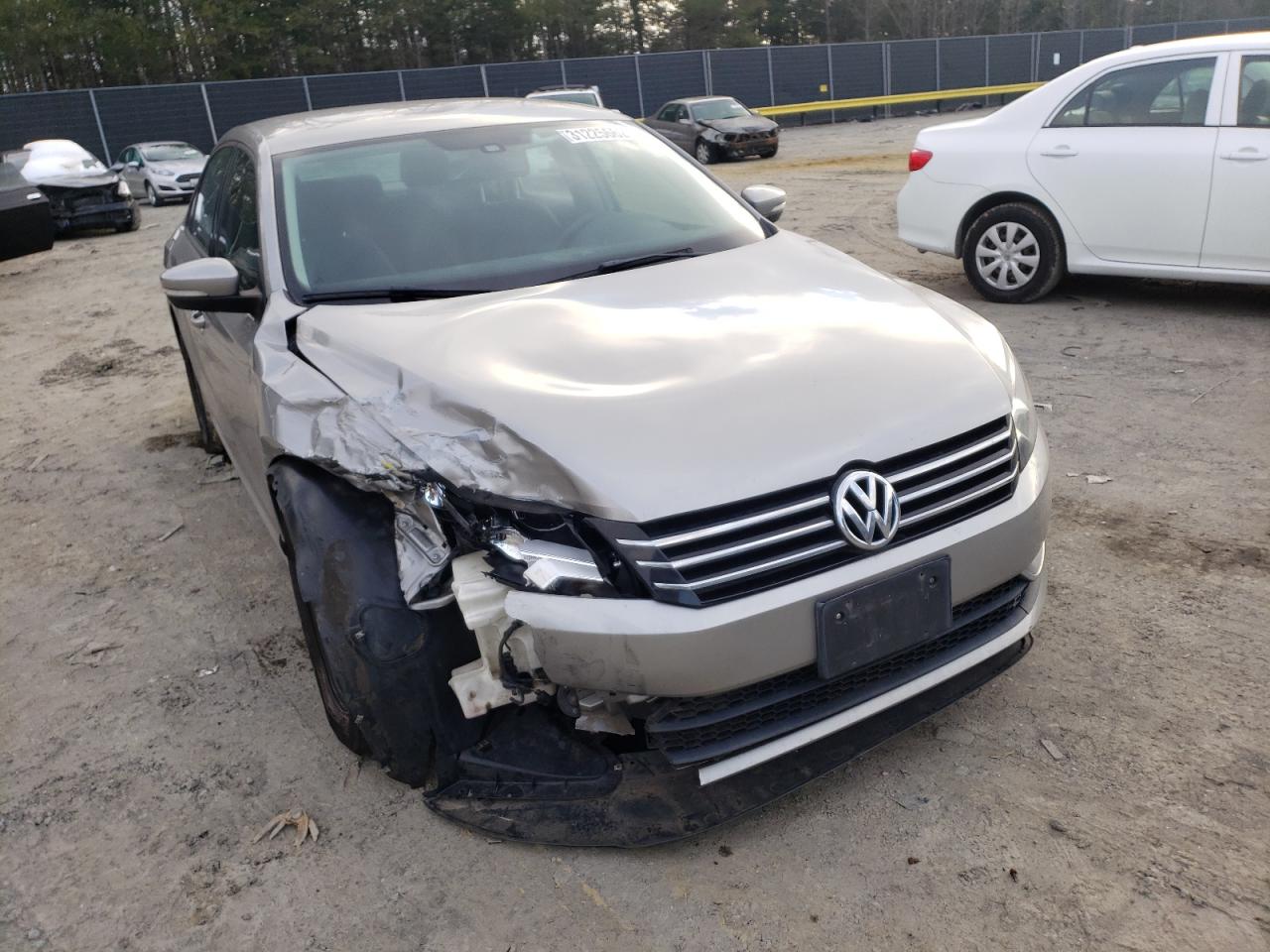 Photo 9 from auction – 2014 VOLKSWAGEN PASSAT S with VIN 1VWAH7A36EC006628