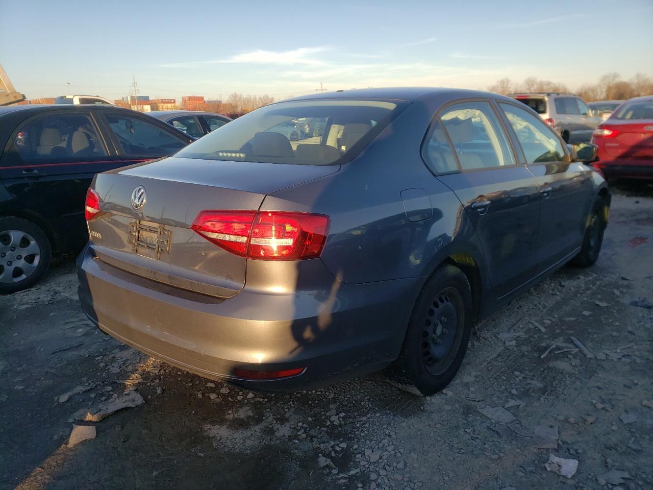 Photo 4 from auction – 2015 VOLKSWAGEN JETTA BASE with VIN 3VW2K7AJ0FM292688
