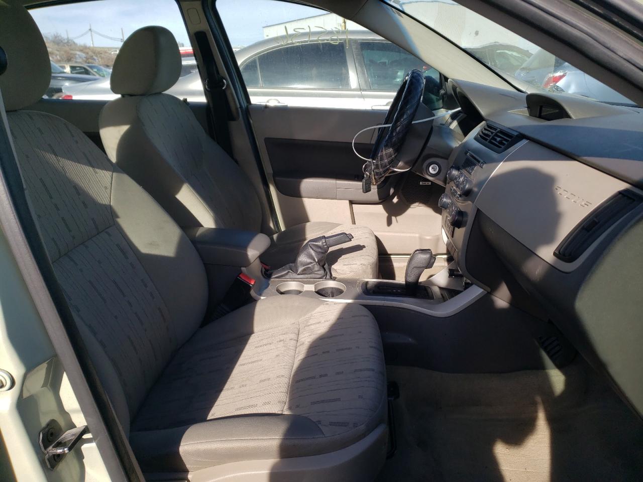Photo 5 from auction – 2010 FORD FOCUS SE with VIN 1FAHP3FN0AW111008