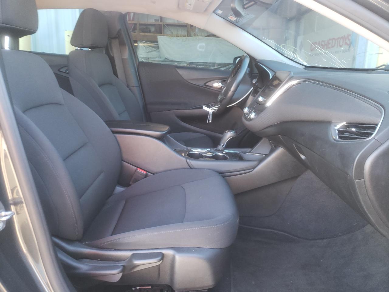 Photo 5 from auction – 2017 CHEVROLET MALIBU LT with VIN 1G1ZE5ST7HF200078