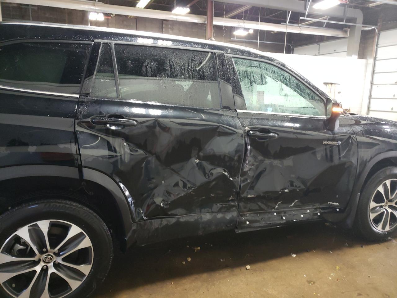 Photo 9 from auction – 2020 TOYOTA HIGHLANDER with VIN 5TDHBRCH7LS504243