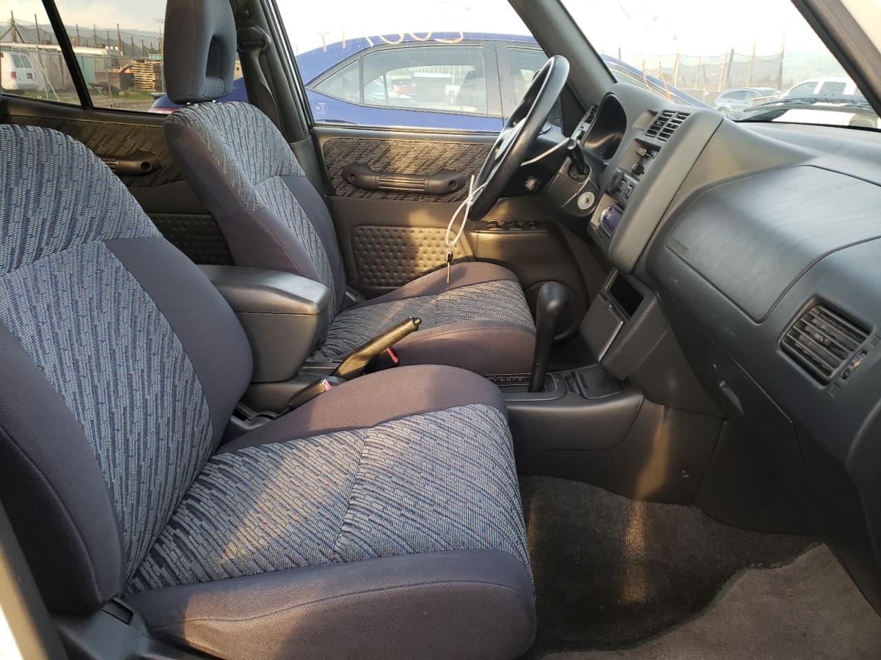 Photo 5 from auction – 1998 TOYOTA RAV4 with VIN JT3GP10V6W0026143