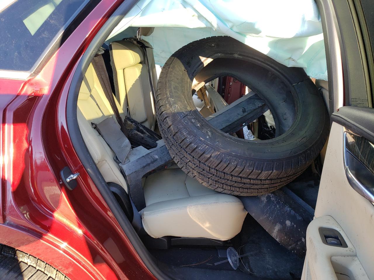 Photo 6 from auction – 2017 CADILLAC XT5 with VIN 1GYKNARS0HZ192395