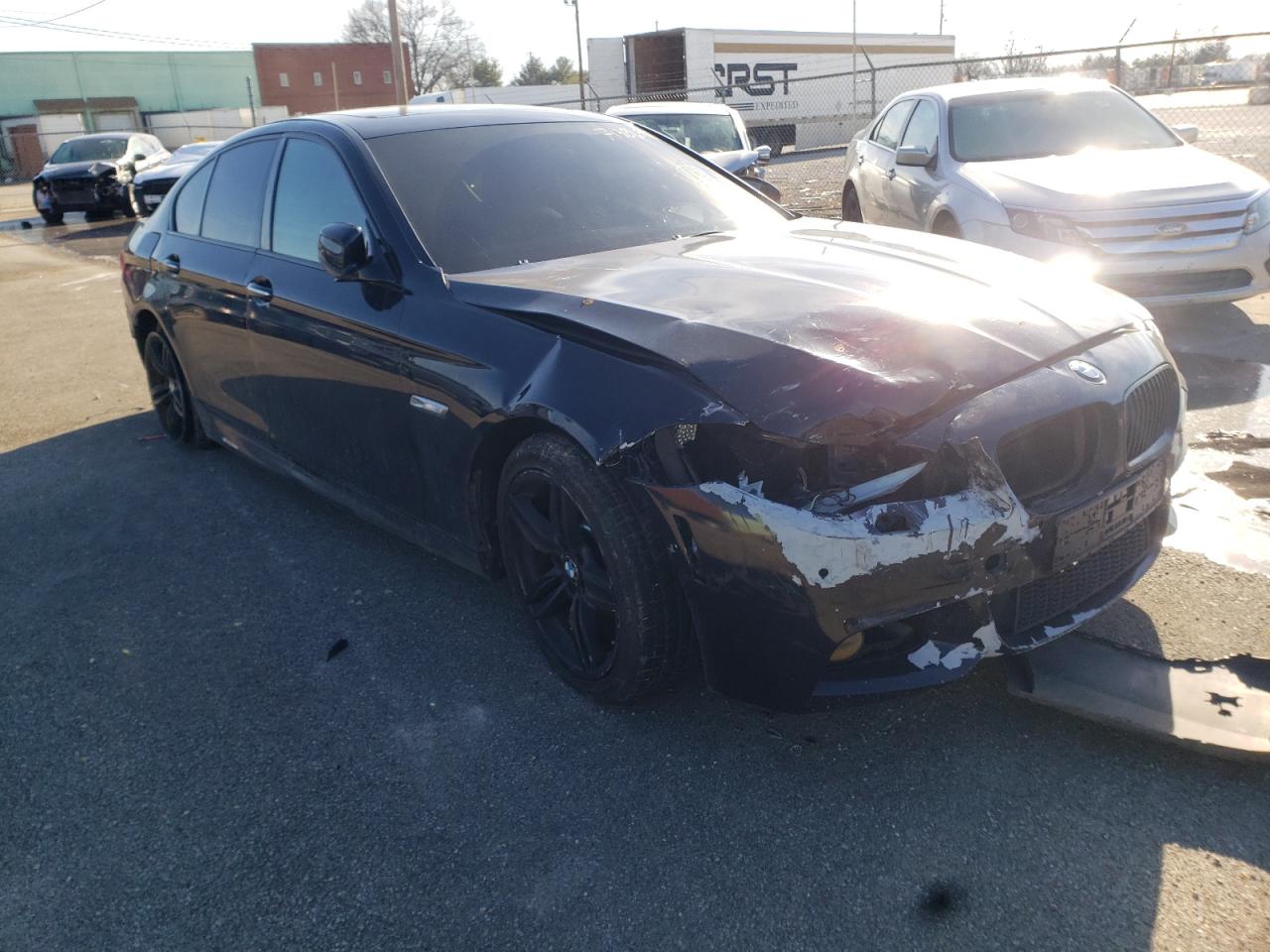 BMW 535 XI 2013 مع رقم تعريف المركبة WBAFU7C57DDU68883 - صورة من المزاد