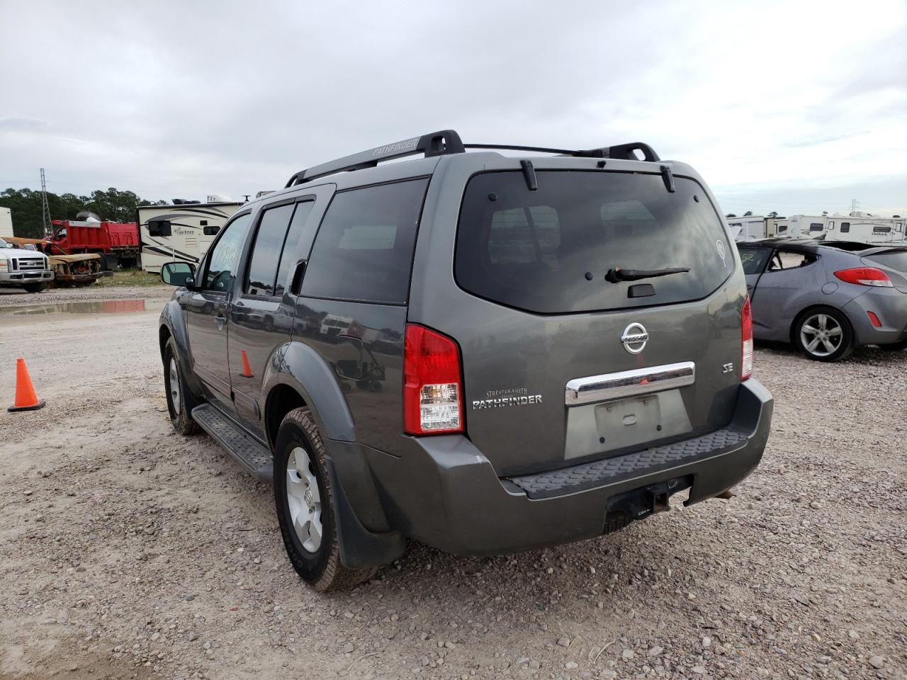 Photo 3 from auction – 2005 NISSAN PATHFINDER with VIN 5N1AR18U15C757384