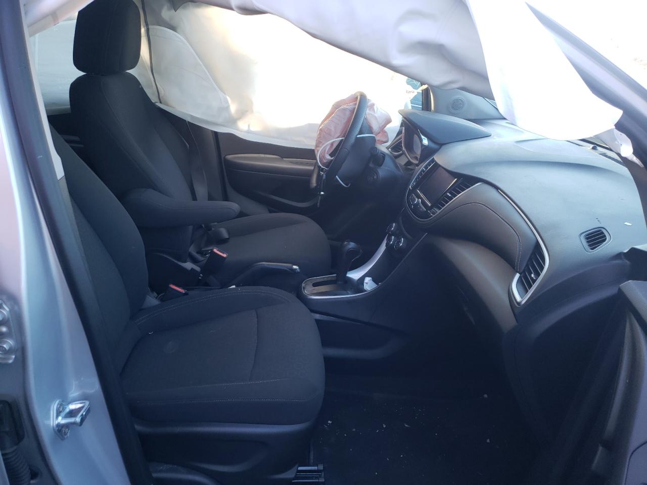 Photo 5 from auction – 2020 CHEVROLET TRAX LS with VIN KL7CJKSB0LB314774